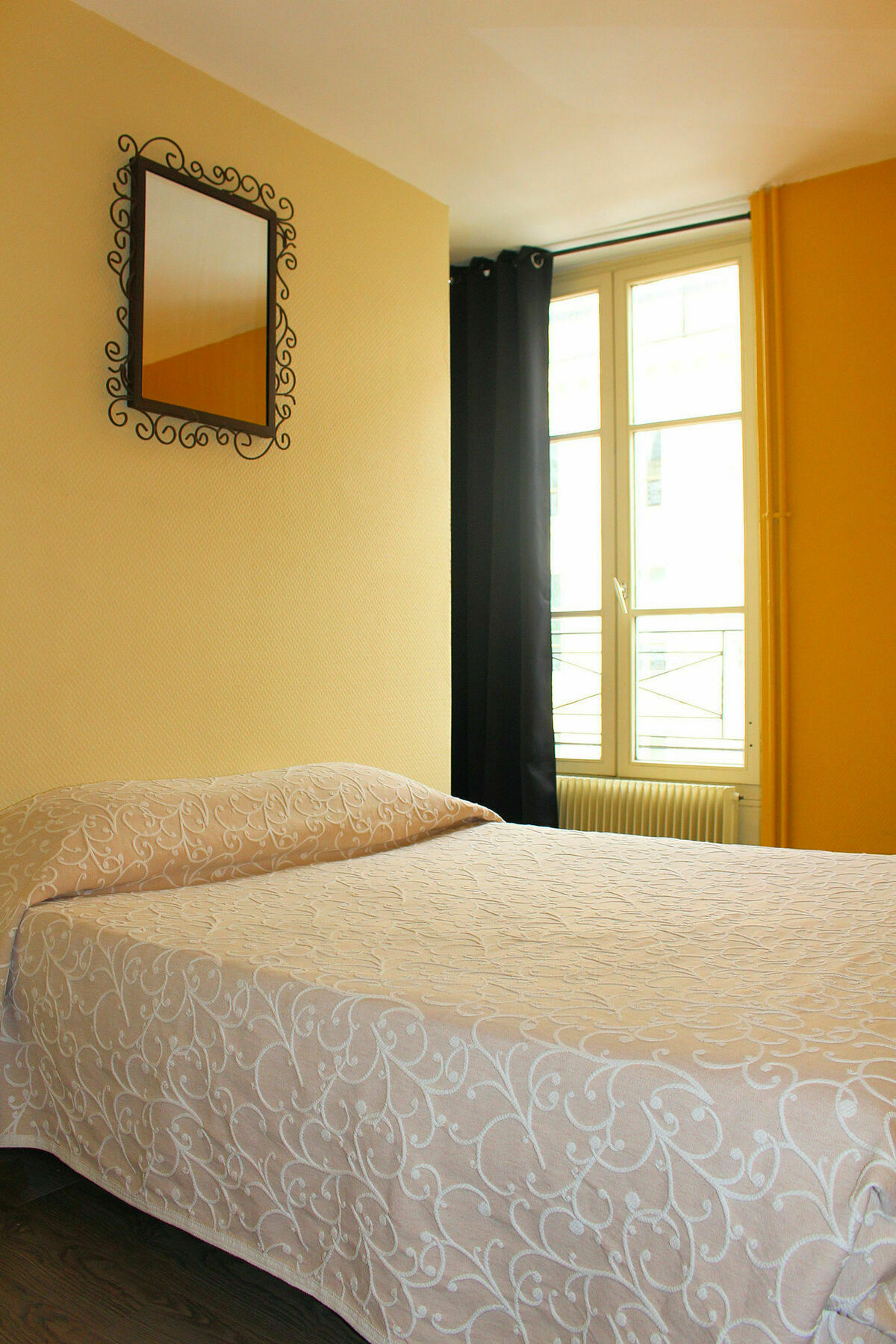 Hotel Absolute République Paris